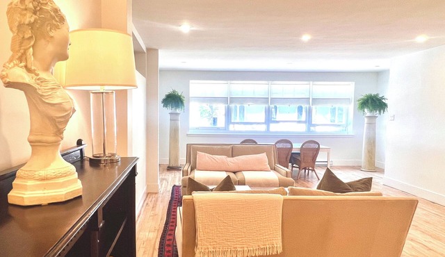 Spacious historic downtown Halifax apartment
