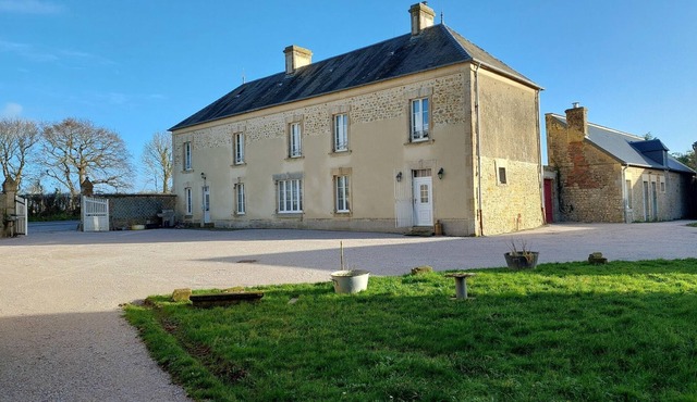 Spacious holiday home in Isigny-sur-Mer with garden