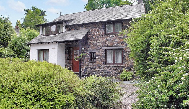 Spacious holiday accommodation just yards from Ullswater.