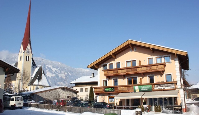 Spacious holiday flat close to the ski area