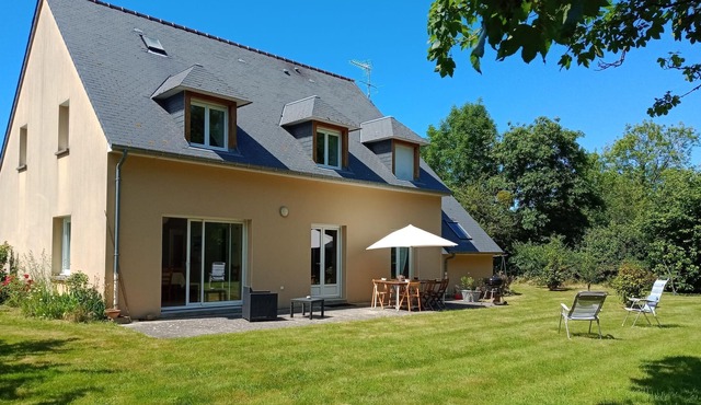 Spacious holiday home located in the heart of the bay of Mont St Michel.