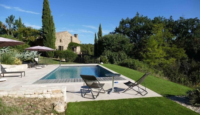 Spacious holiday home with pool/Provence