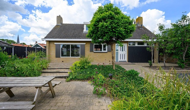 Spacious holiday home in the center of Langweer
