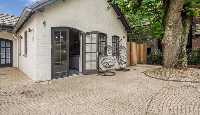 Spacious Holiday Home the centre of Grubbenvorst
