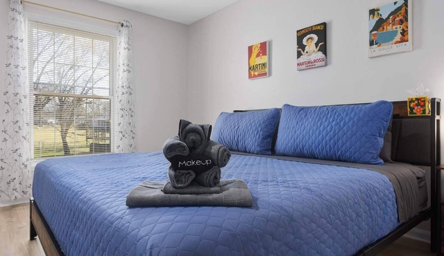 Spacious Home 5 KingBeds Fenced Yard Pets FIFA