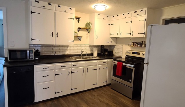 Spacious Home is quiet neighborhood