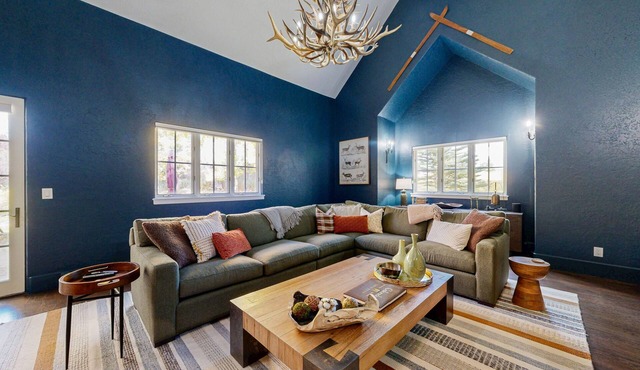 Spacious home w/private hot tub, modern kitchen, grill & great location