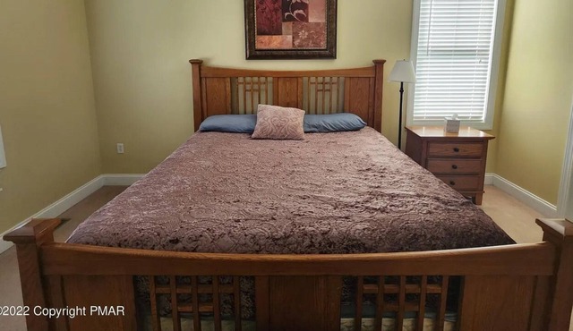 Spacious home walking distance to Big Boulder Lake and Ski resort!