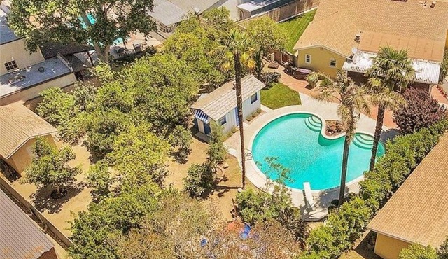 Spacious Home with Garden & Pool