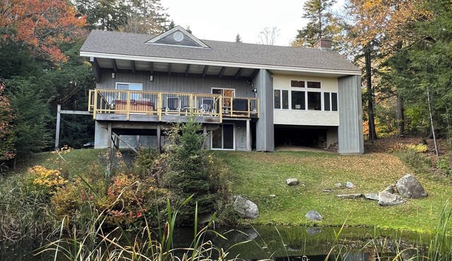 Spacious home with private hot tub near Mount Snow