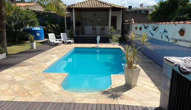 Spacious house with swimming pool in Maricá-RJ. Accommodates up to 8 people. Pets allowed.