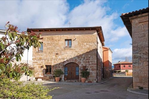 Spacious House in Llano de Bureba with Fireplace & Mountain View