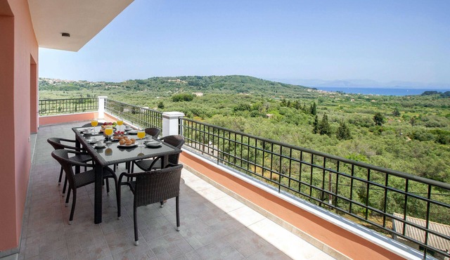Spacious House with extraordinary view in Corfu