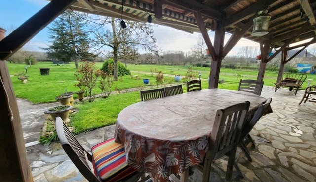 Spacious house with large garden in Valdivienne