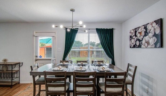 Spacious Houston Retreat near IAH, Spring and The Woodlands