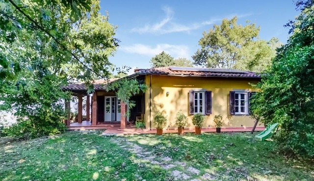 Spacious villa in Serravalle Pistoiese with a swimming pool