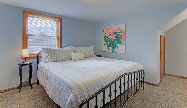 Spacious King Suite near Hall of Fame/Hwy/Airport