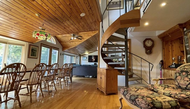 Spacious Lake Home on Chandos Lake