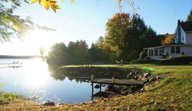 Spacious lakefront home with 5 bedrooms & hot tub!