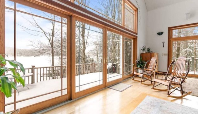 Spacious Lakefront Retreat w/Stunning Views
