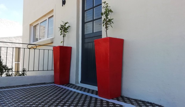 Spacious, Light and Ideally Located -100 m to Beach,1h to Cape Town,South Africa