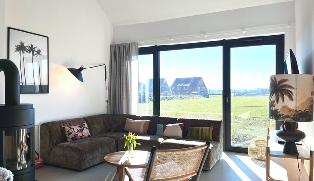 Spacious, light-filled loft with rooftop terrace and fireplace.