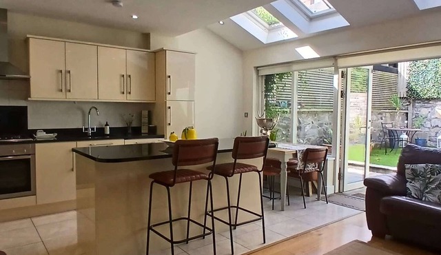 Spacious, LightFilled 3BD Home Beside Phoenix Park