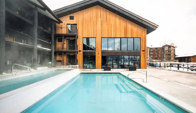 Spacious Lodge-style Rooms w/Mountain Views & Heated Pool in Teton Village
