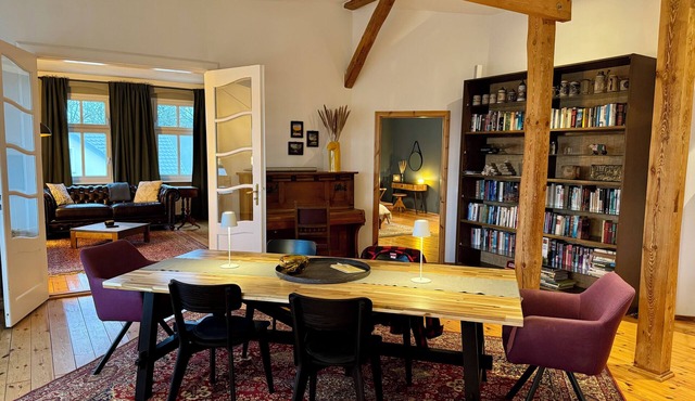 Spacious loft for work & relaxation | 10min drive to lake
