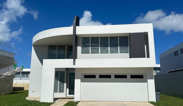 Spacious Luquillo Getaway- Minutes from the beach, El Yunque & Local restaurants