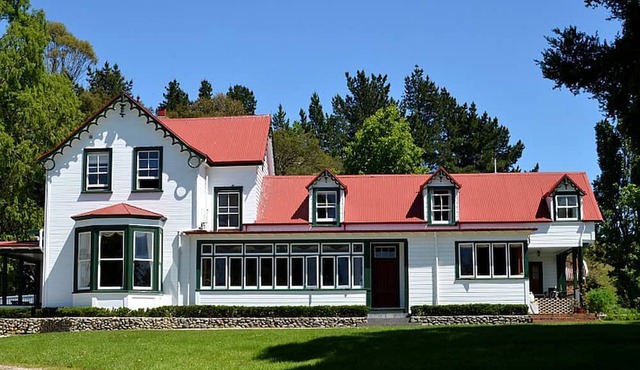 Spacious Luxurious Room Rental near Ruahine Forest Park, North Island