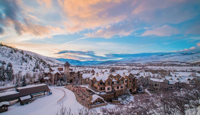 Spacious, Luxury Arrowhead Home with Spacious Deck and Winter Shuttle Service