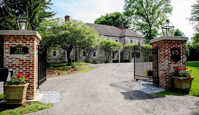 Spacious Luxury Berkshire's Estate on 21 acres