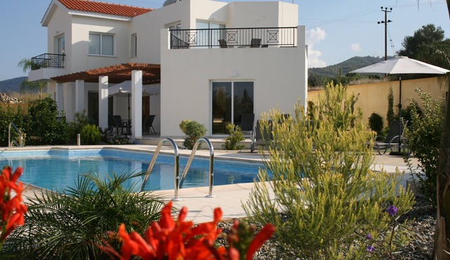 Spacious luxury detached villa in very quiet area, both sea and mountain views.