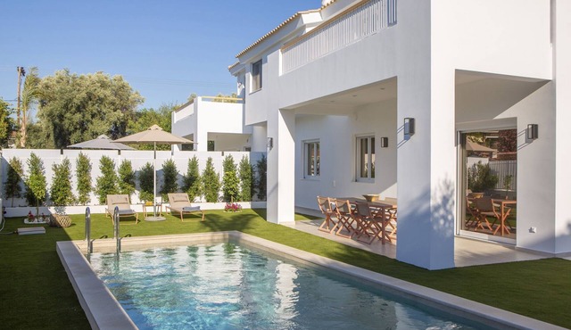 Spacious Luxury Villa close to the beach and Lefkadas' center