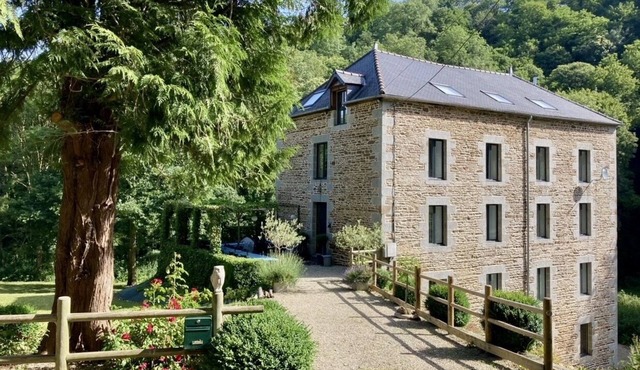 Spacious luxury Watermill |14-20 pers | Mont St Michel | forest | child friendly