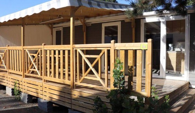 Spacious mobile home with terrace in Bretignolles-sur-Mer