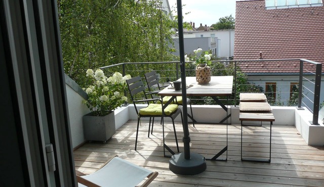 Spacious maisonette apartment with roof terrace in an ideal location