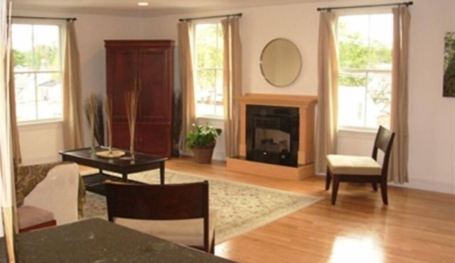 Spacious Marblehead Townhouse - Roof Deck with Panoramic Views