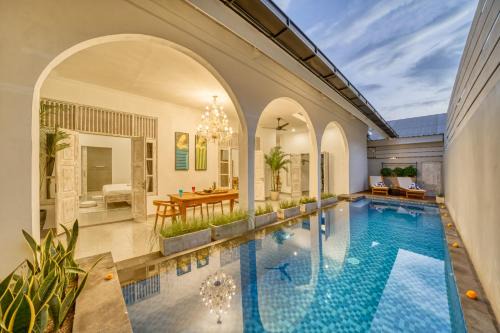 Spacious Mediterranean Villa with Private Pool in Berawa Canggu - 5 minutes ride away from Finns Beach Club