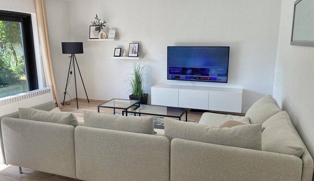 Spacious modern 3-room apartment (100 sqm) for hikers, commuters and tourists