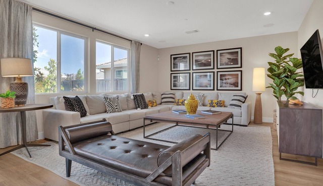 Spacious & modern 5-bedroom home in peaceful Lathrop