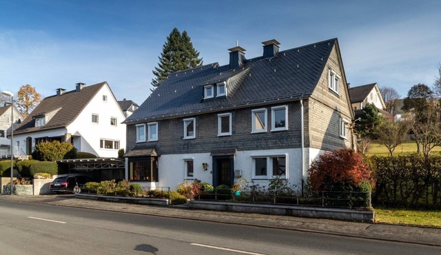 Spacious, modern vacation home with large garden, near Winterberg