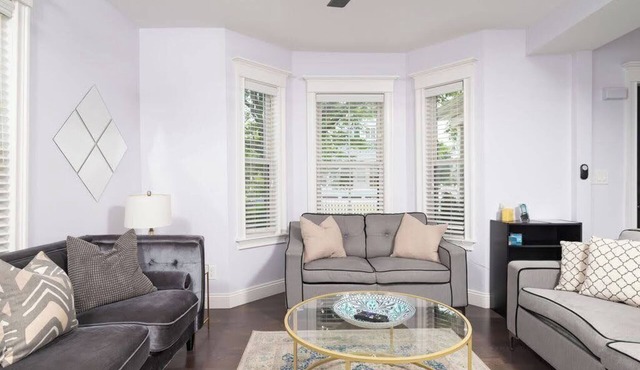 Spacious Modern Luxury Duplex Near Boston & Cambridge - Free Parking