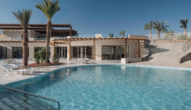 Spacious Modern Room Near Marsa Mares Bay – Perfect for Snorkeling Adventures