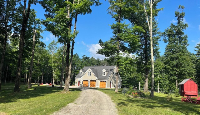SPACIOUS Mountain Retreat with HOT TUB, Fire Pit & Hiking Trails