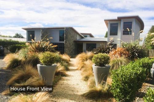 Spacious Mt Hutt Ski & Summer Lodge in Methven with Spa