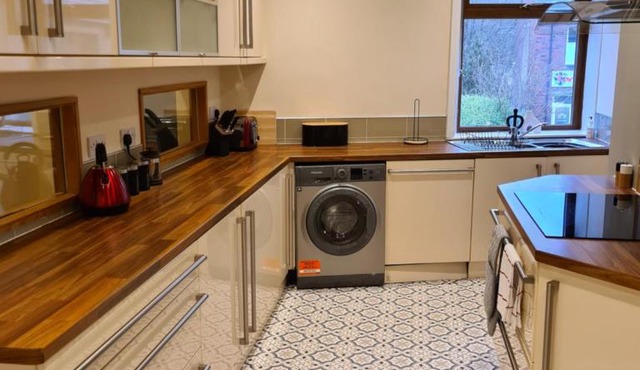 Spacious Mytholmroyd Apartment with River Views