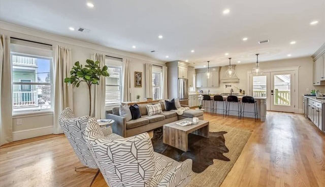 Spacious, New Renovation | Near T