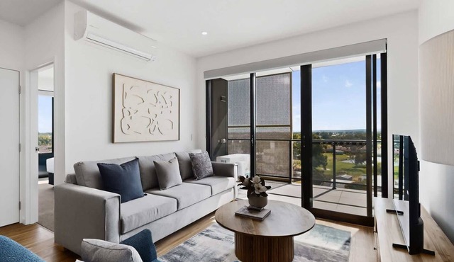 Spacious Newly 2 Bed Unit with Onsite Parking